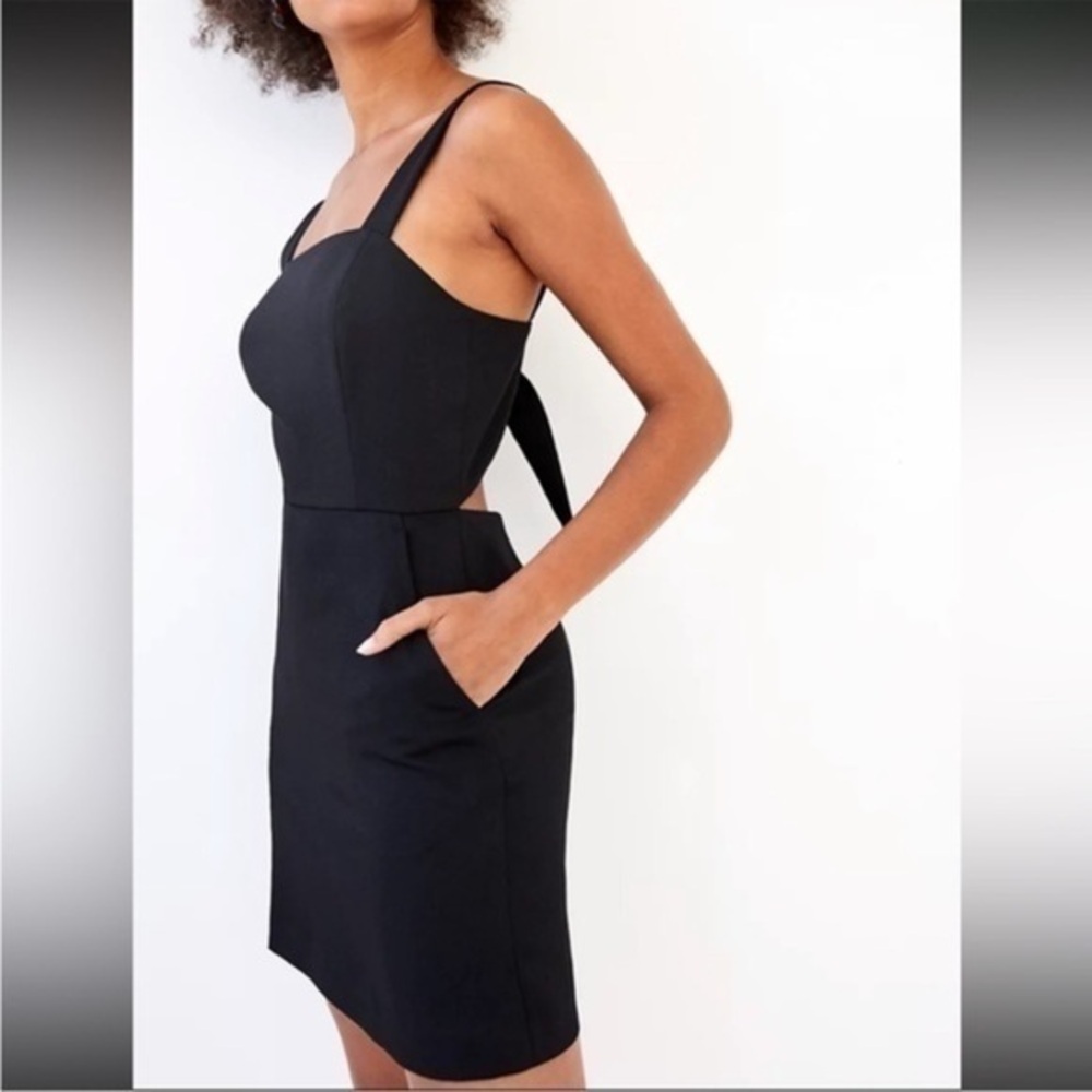 ▶️ Aritzia Wilfred ◀️ Ecoulement Dress- Noir